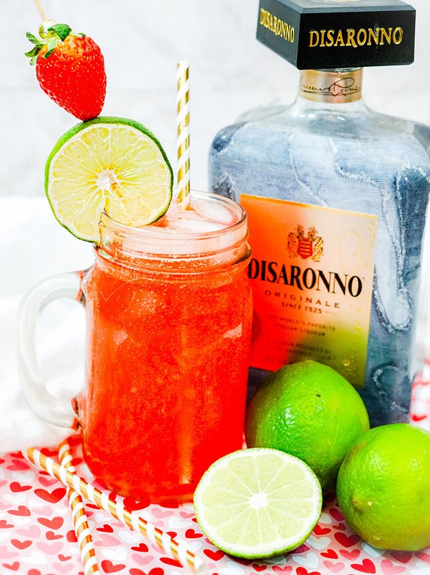 Amaretto Kiss: A Romantic Twist