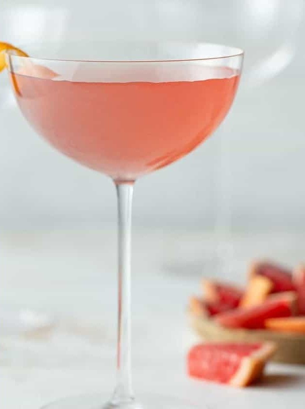 Grapefruit Sparkle Summer Cocktail