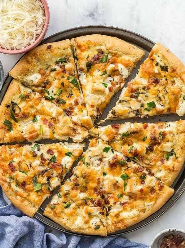 Creamy Chicken Fettuccine Pizza Delight