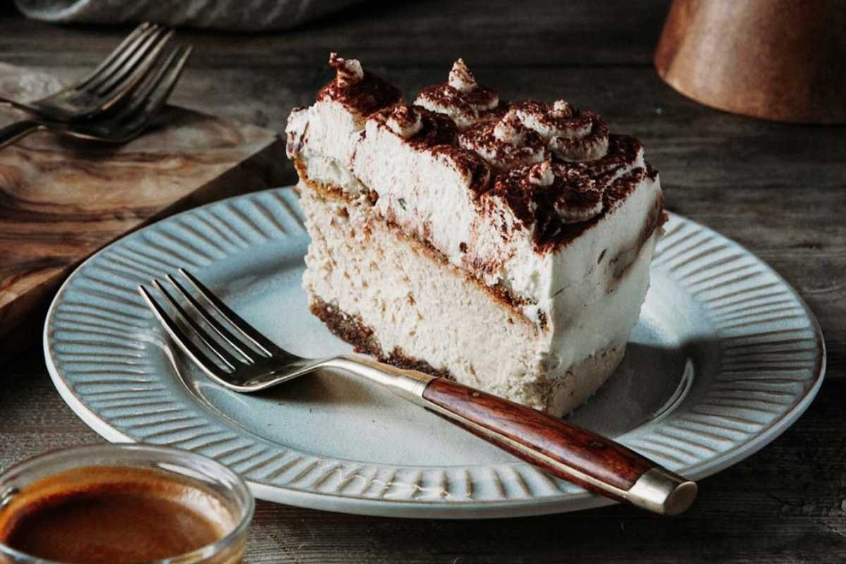 Tiramisu Meets Creamy Cheesecake Delight