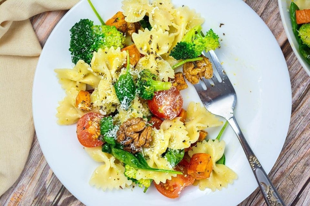 Vegan Broccoli Pasta Salad with Roasted Delights