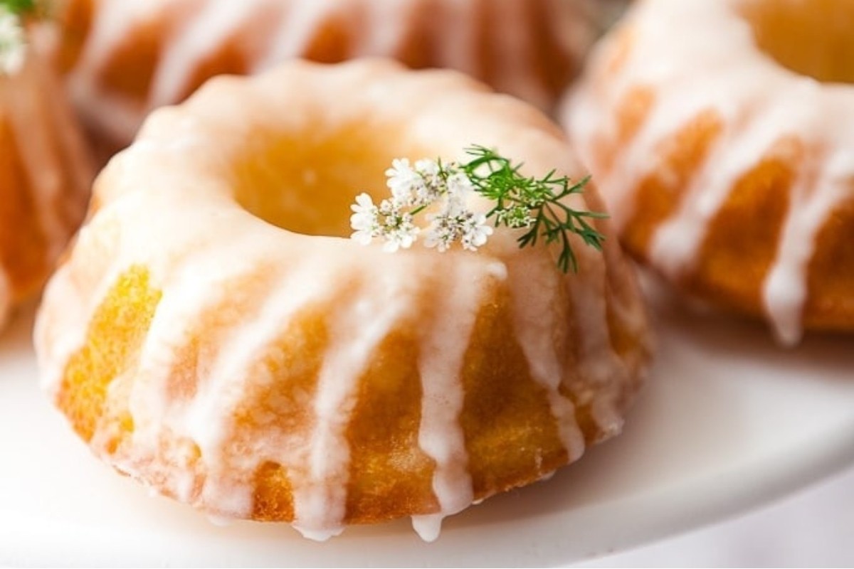 Fluffy Homemade Lemon Loaf Cake Recipe