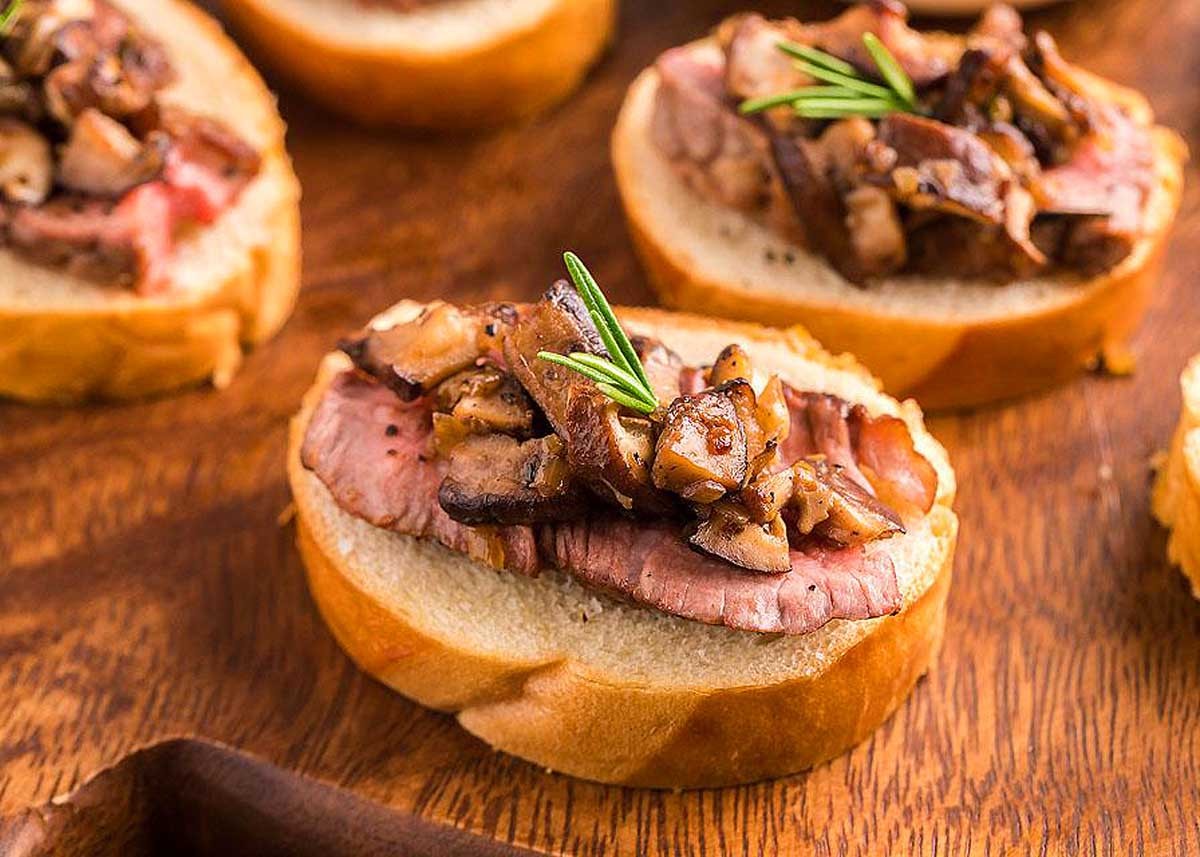 Mushroom Steak Toasts: Party Perfect Bites