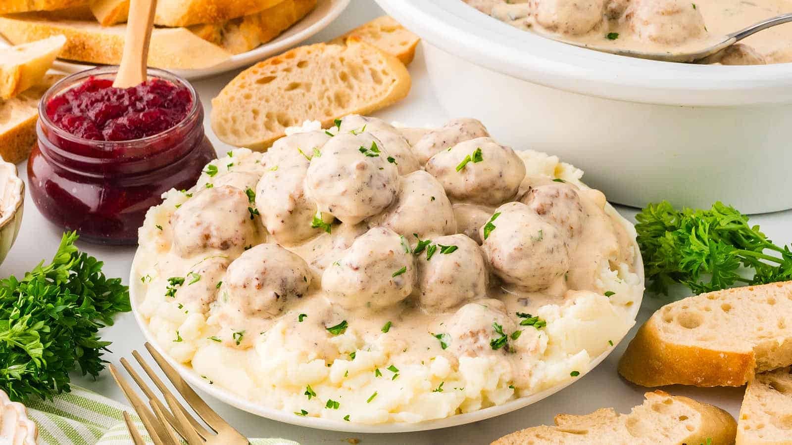 Quick Swedish Meatball Comfort in a Slow Cooker