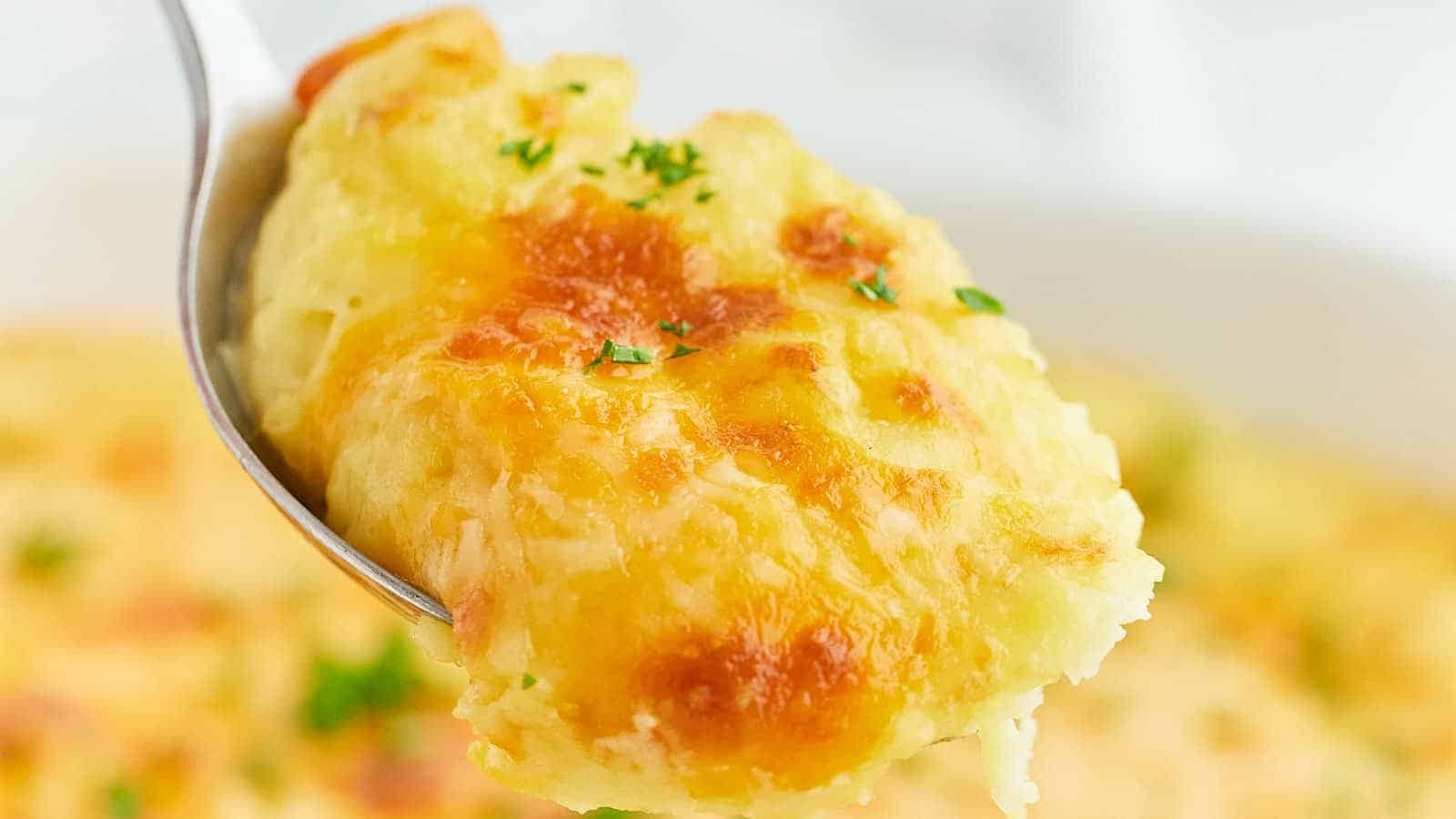 Cheese-Topped Creamy Mash
