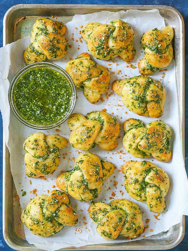 Garlicky Pesto Pizza Knots