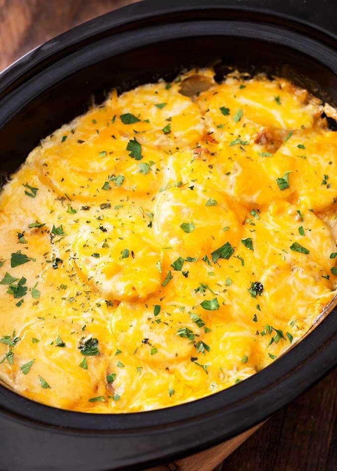 Crock Pot Cheesy Scalloped Potato Delight