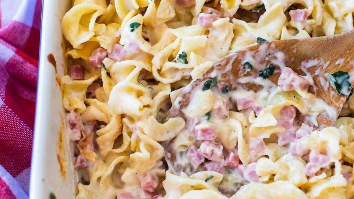 Leftover Ham Egg Noodle Cheese Bake