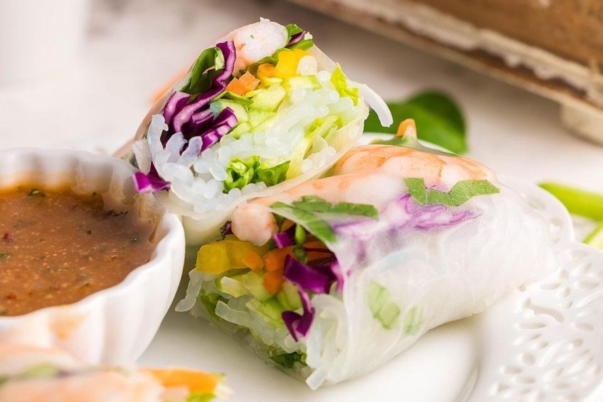 Garlic Shrimp Spring Rolls with Zesty Dip
