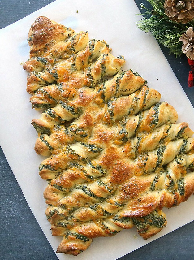 Garlic Spinach Breadsticks Perfect for Holiday Gatherings