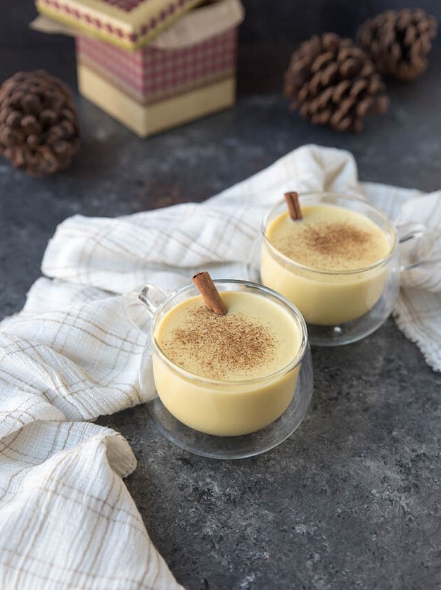 Low-Carb Holiday Eggnog Delight
