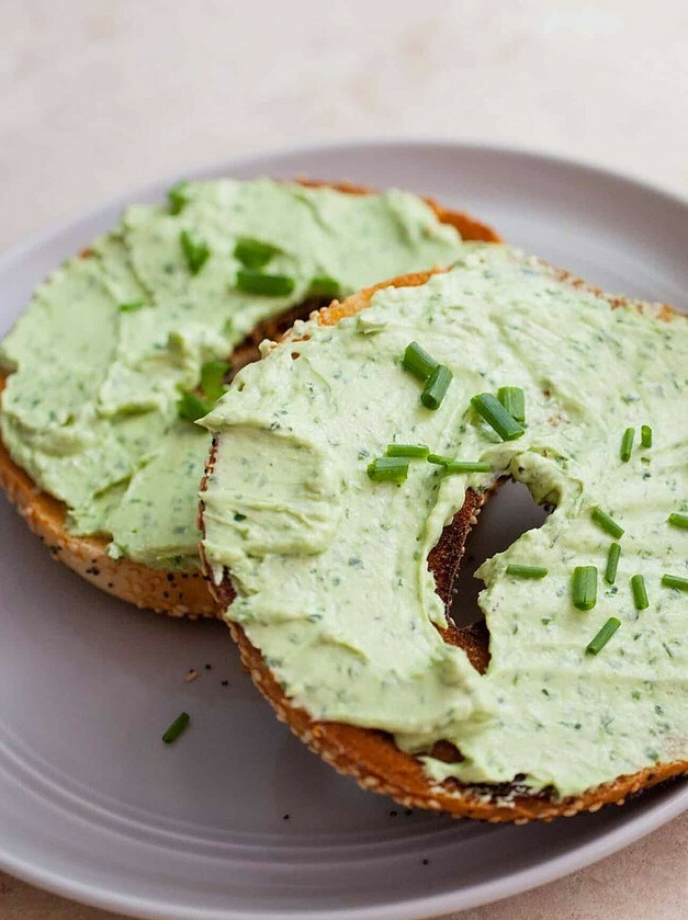 Vibrant Avocado Herb Cream Cheese Spread