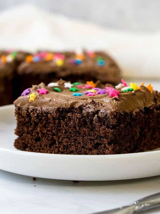 Quick One-Bowl Chocolate Cake Delight