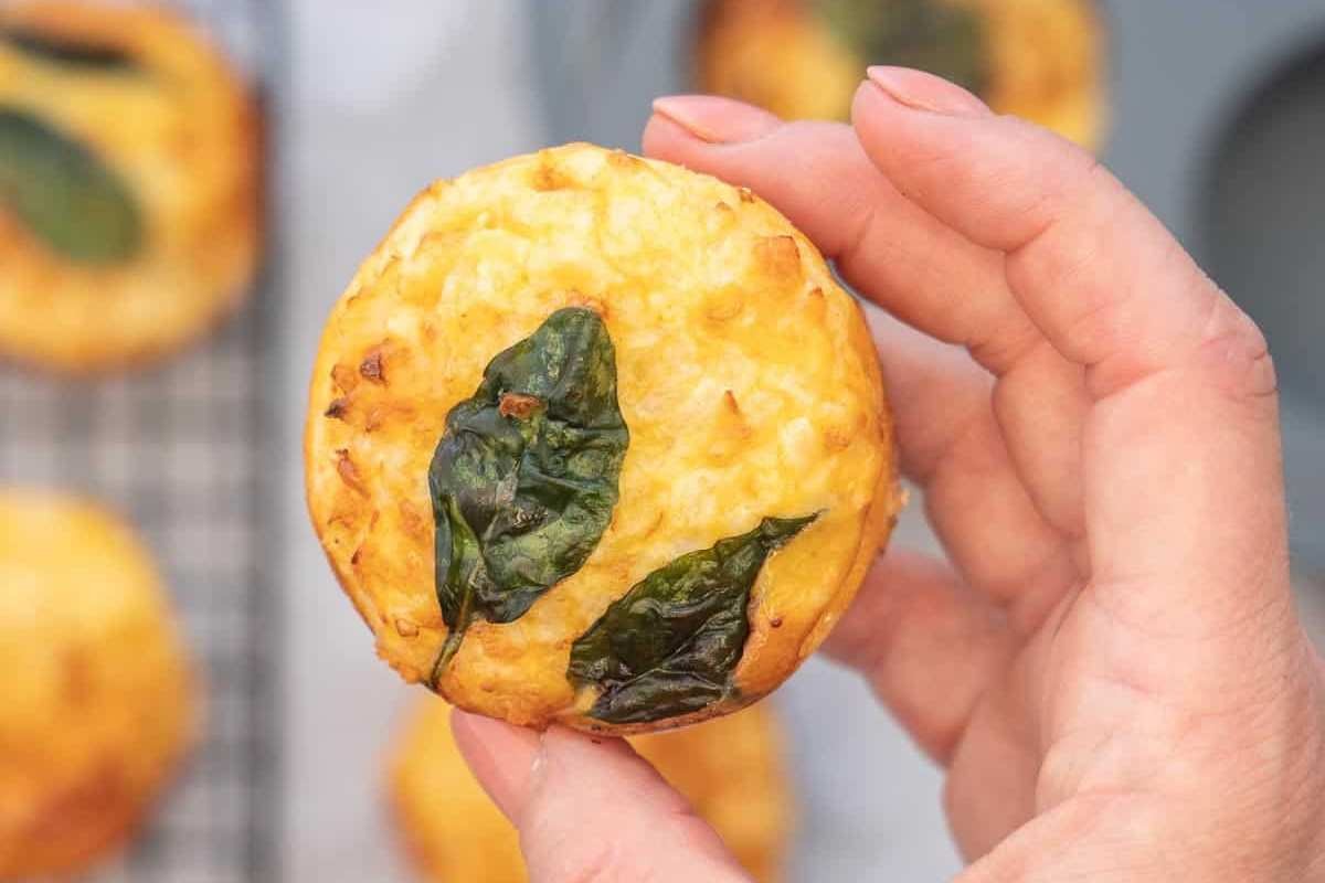 Cheesy Cauliflower Breakfast Egg Cups