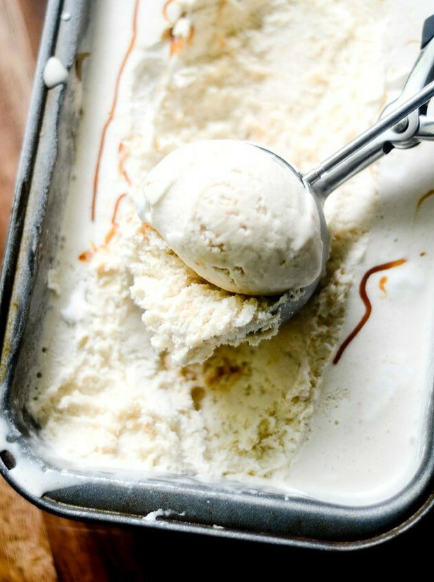 Simple Vanilla Ice Cream Delight