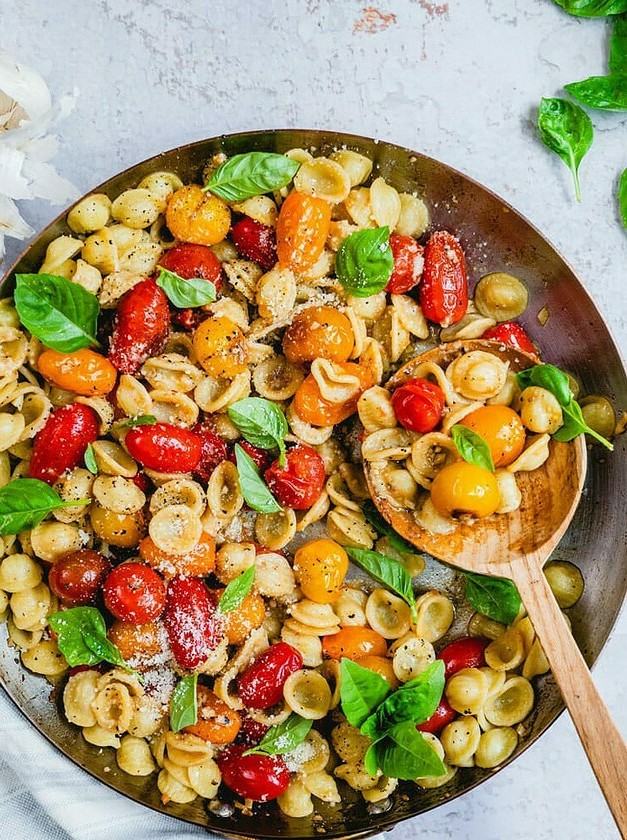 Summer Pasta with Blistered Cherry Tomatoes