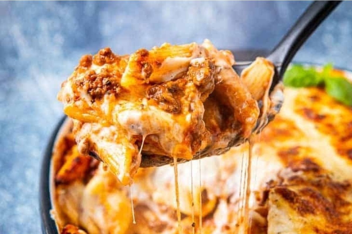 Easy Cheesy Bolognese Pasta Casserole