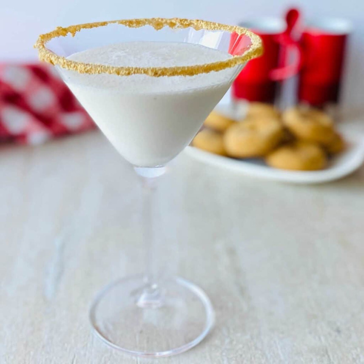 Vanilla Spice Eggnog Martini Delight