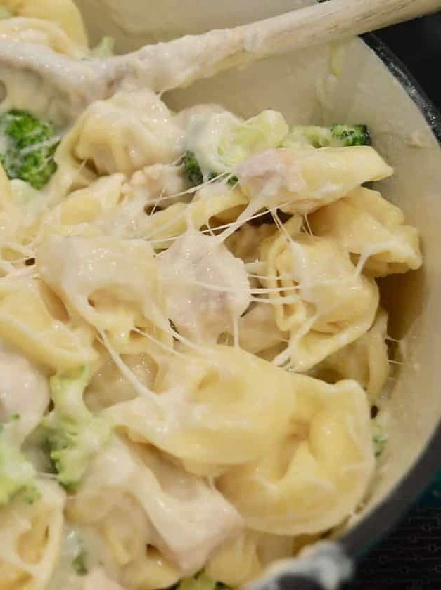 Cheesy Chicken Tortellini with Broccoli Delight