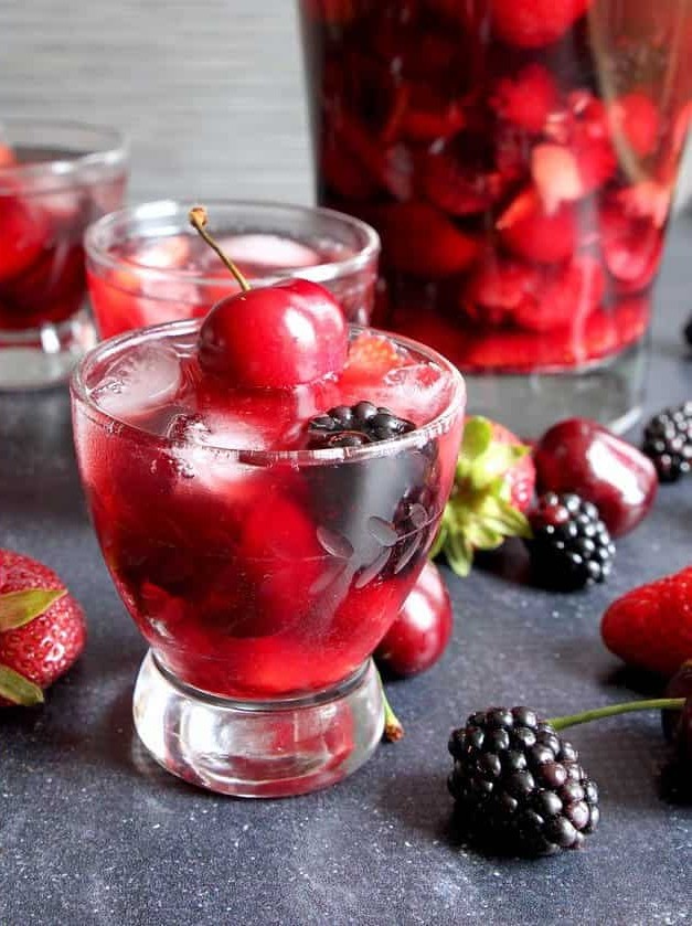 Summer Fruity Wine Spritzer