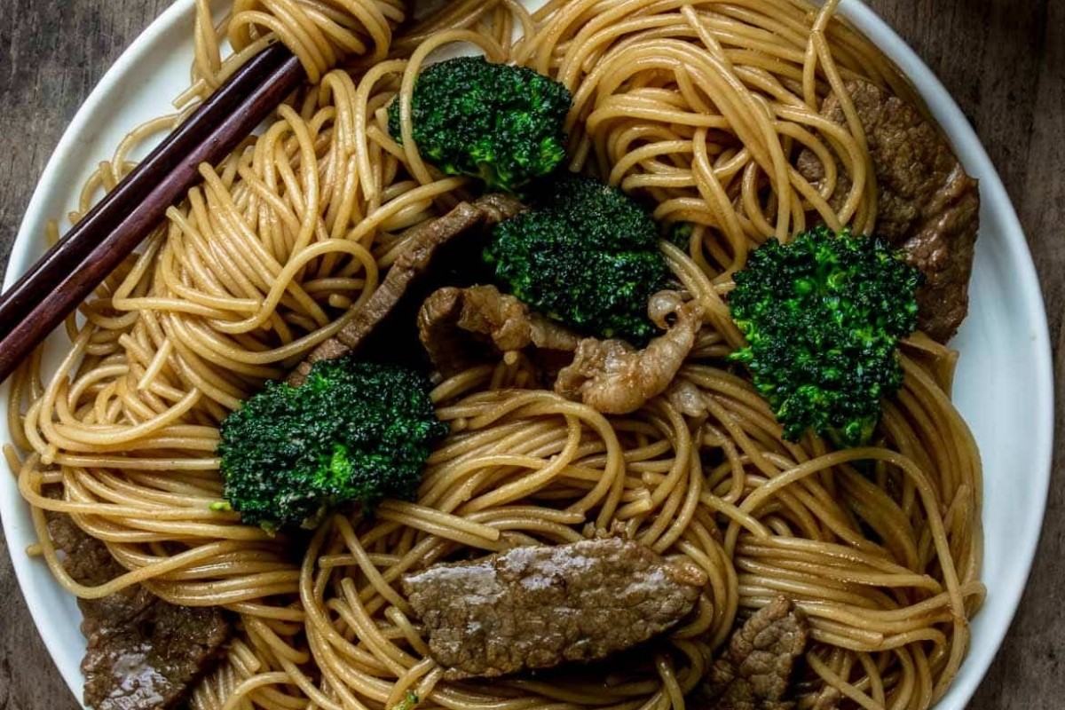Quick Stir-Fry Beef & Broccoli Noodle Bowl