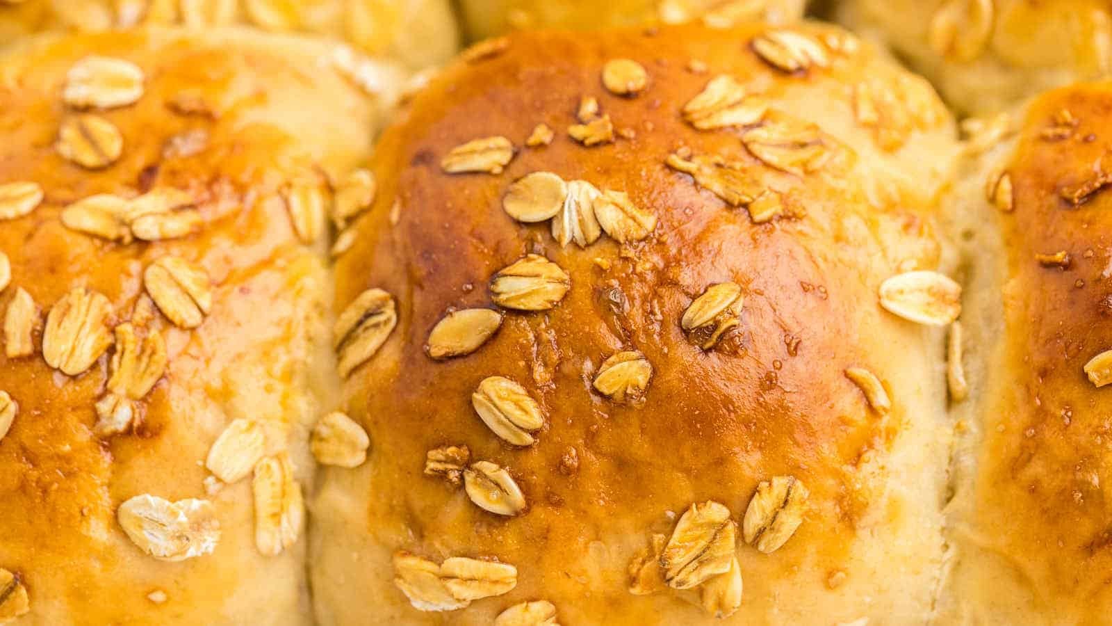 Sweet Oatmeal Yeast Bread Rolls