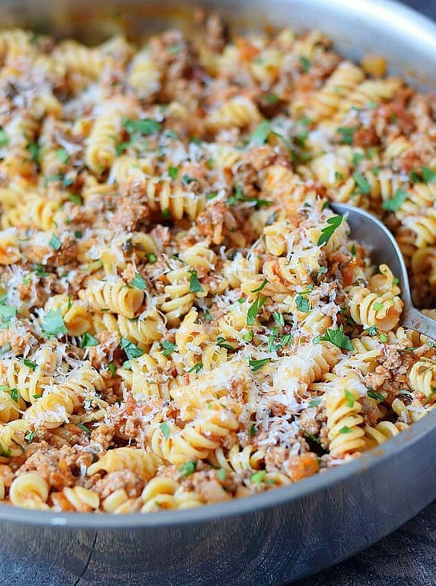 Crowd-Pleasing Italian Pasta Feast