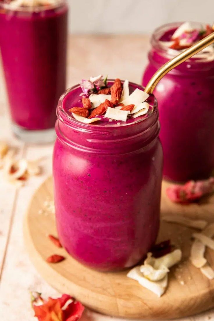 Spicy Ginger Goji Berry Fizz