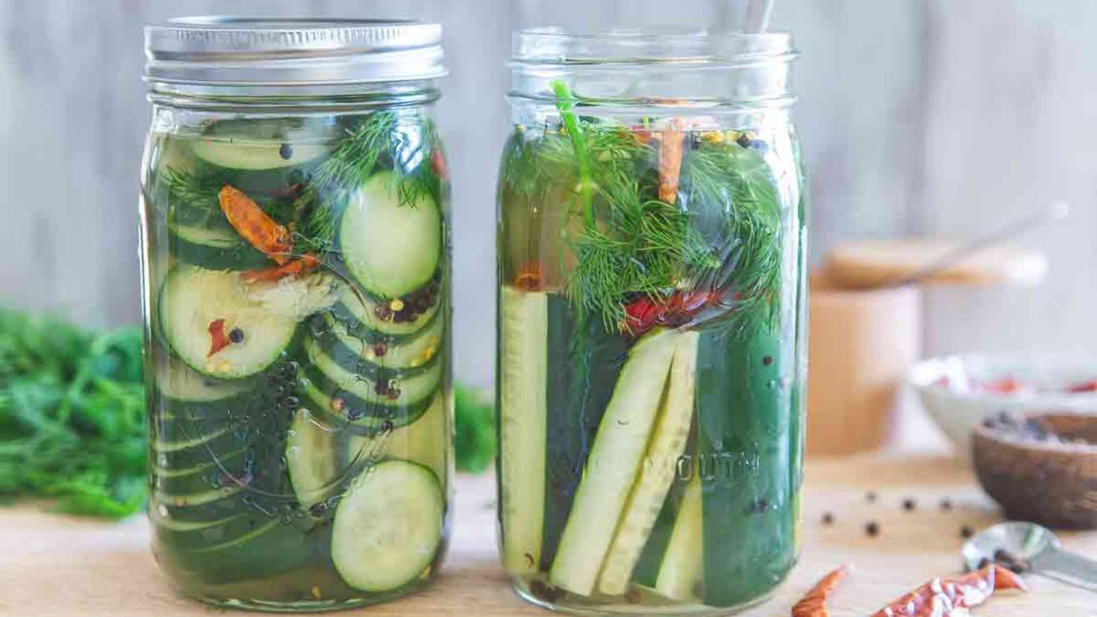 Homemade Spicy Dill Garlic Pickle Recipe