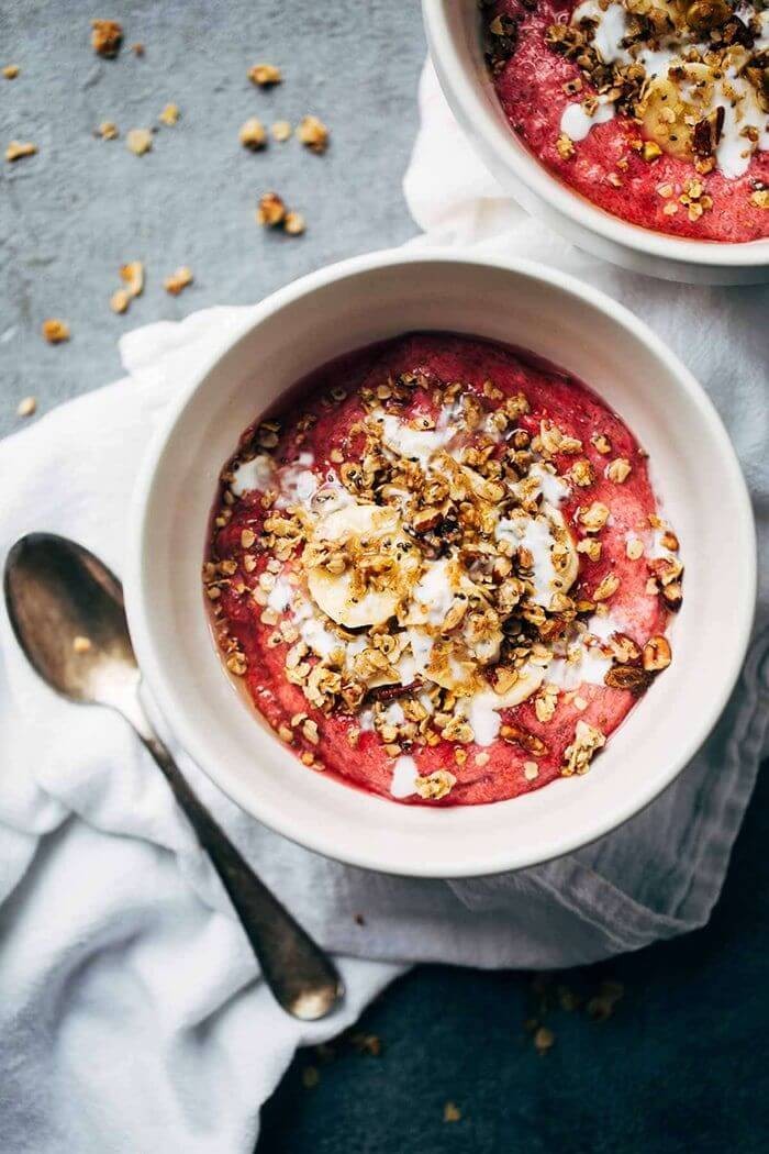 Quick Raspberry Vegan Breakfast Bowls