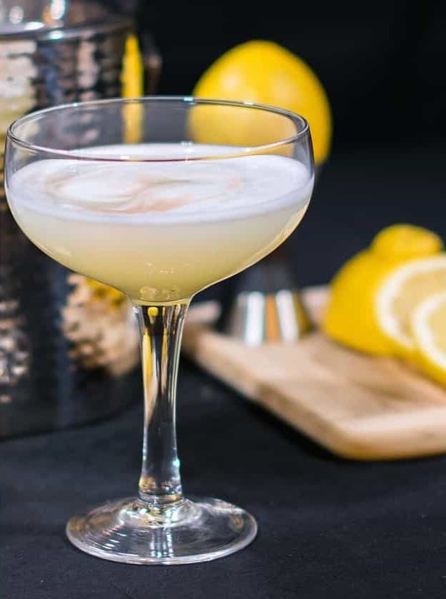 Sour Perfection: A Classic Cocktail Recipe