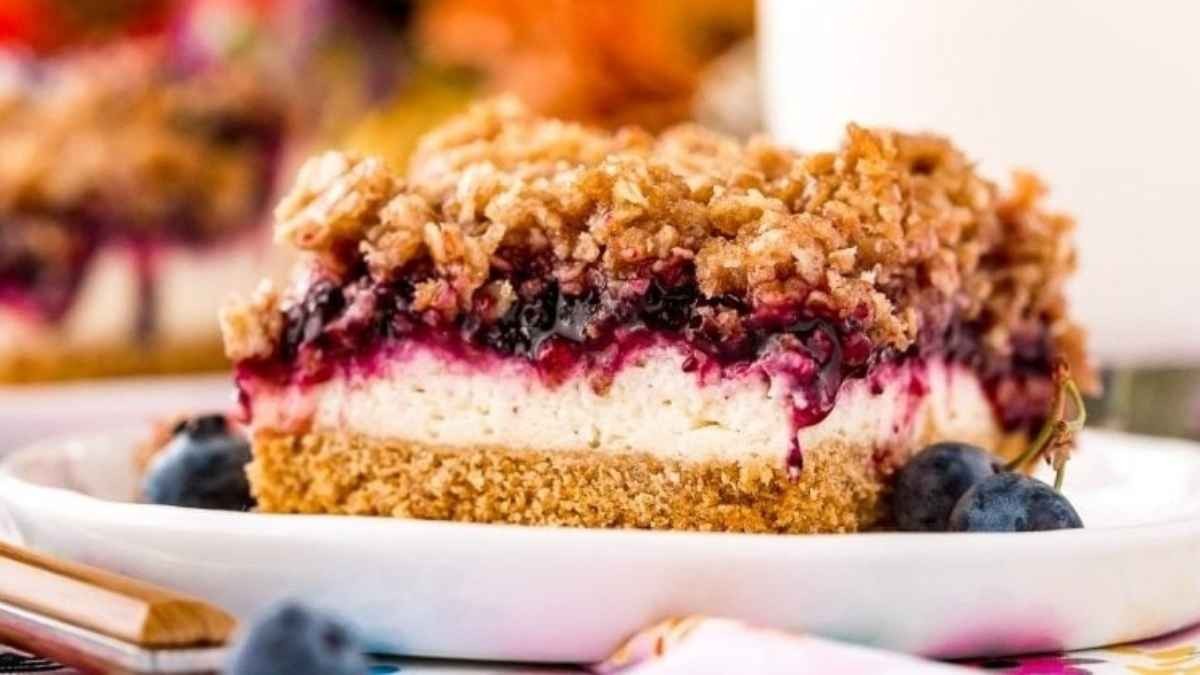 Decadent Blueberry Cheesecake Crumble Bars