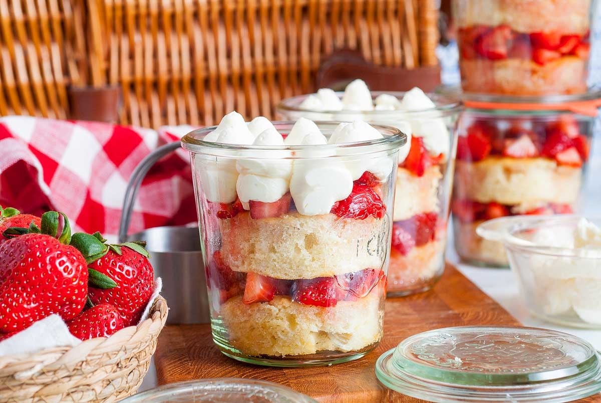 Portable Strawberry Shortcake Dessert Jars
