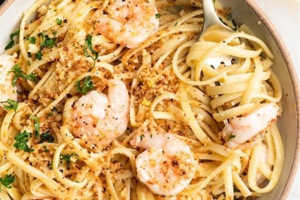 Garlic Shrimp Linguine with Crunchy Breadcrumbs
