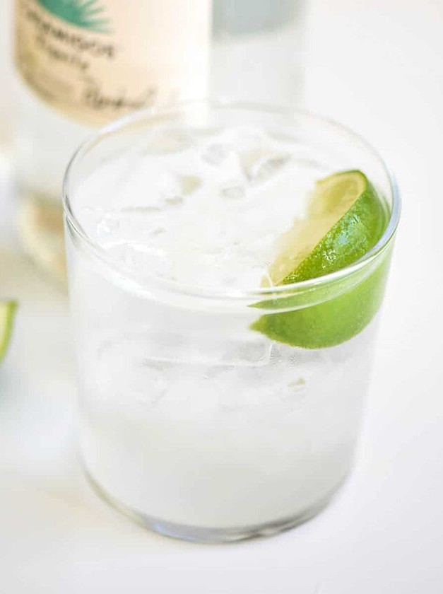 Tequila Fizz with a Twist of Lime