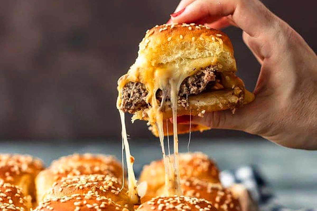 Easy Baked Cheeseburger Sliders Delight