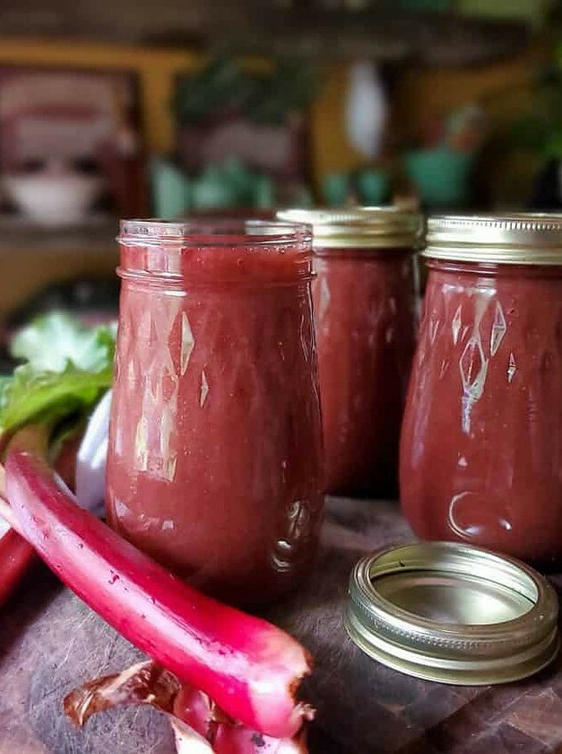 Sweet & Tangy Strawberry Rhubarb Spread