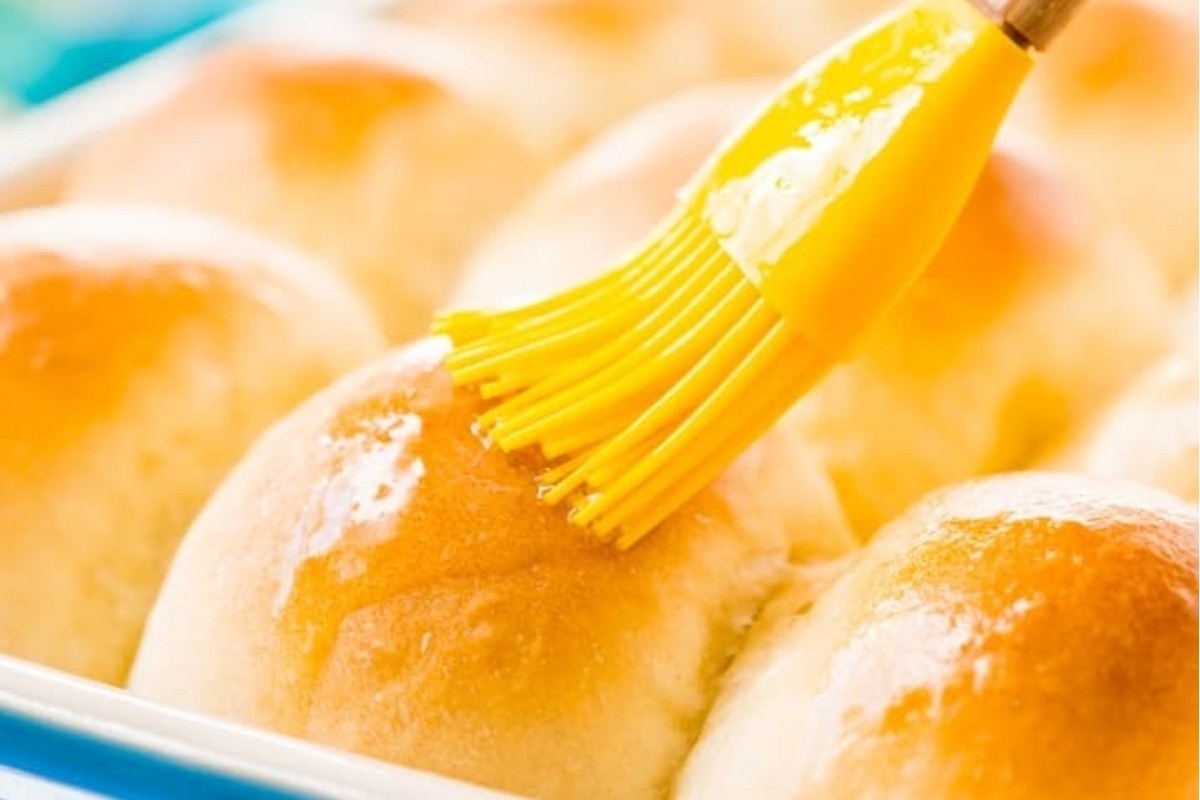 Buttery Fluffy Homemade Yeast Dinner Rolls