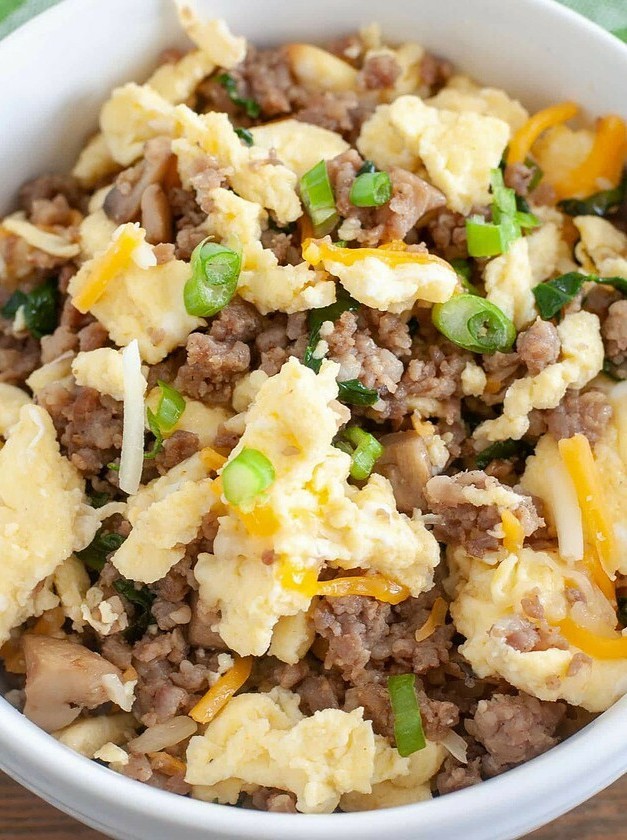 Savory Low-Carb Breakfast with Sausage & Eggs