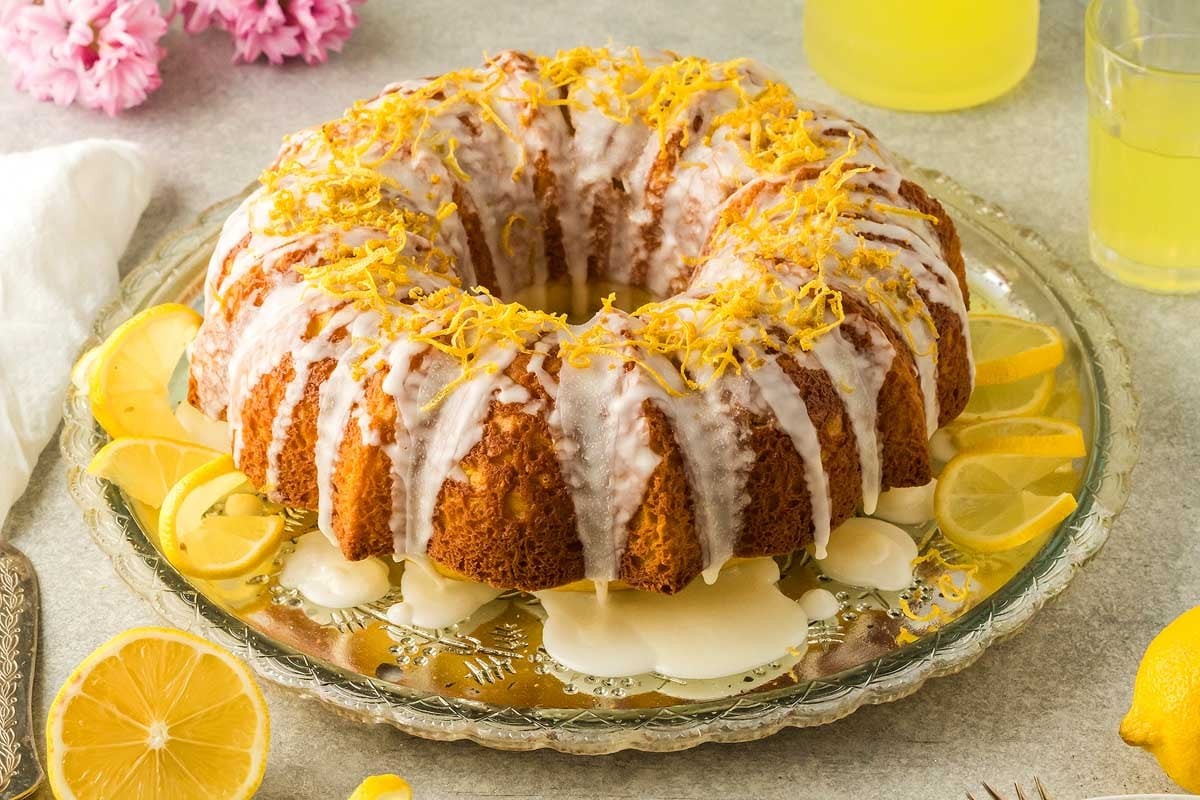 Lemon Sunshine Bundt Cake Delight