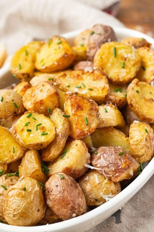 Air Fryer Roasted Garlic Potatoes