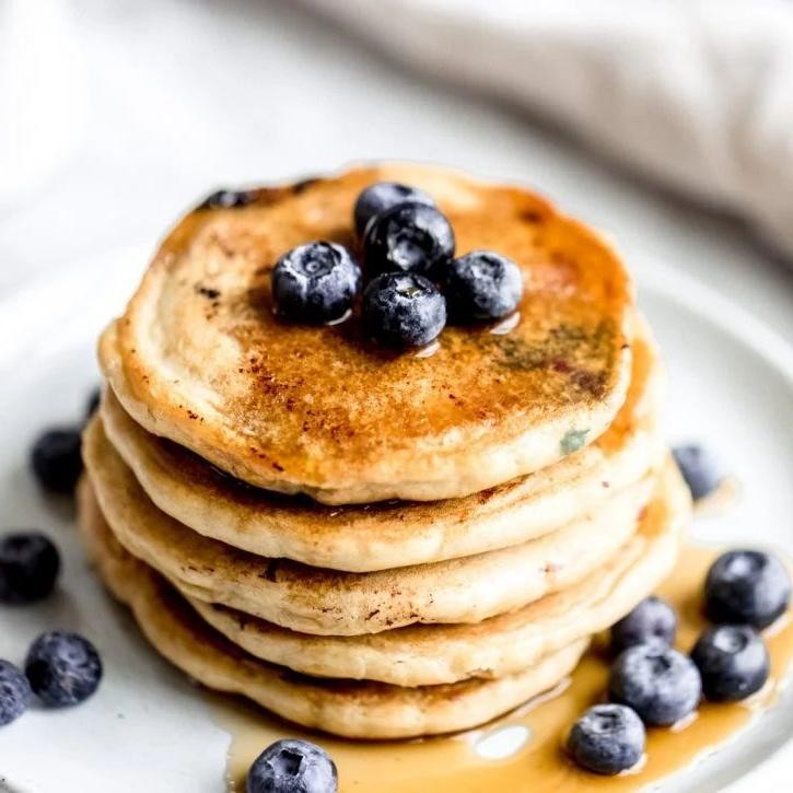 Almond Flour Pancakes with Berries