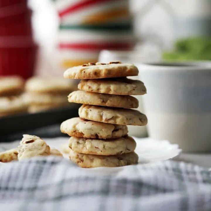 Almond Shortbread with a Nutty Crunch