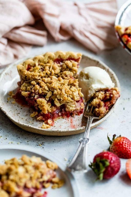 Almond Strawberry Crumble Pie