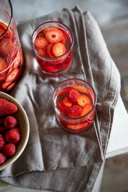 Amaretto Rose Sangria