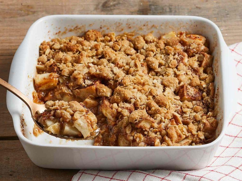 Apple Brown Betty with Oat Crumble