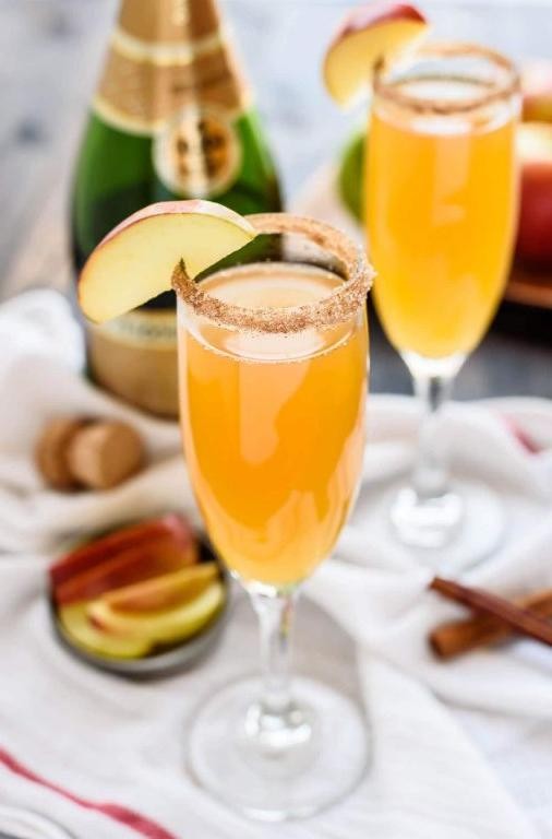 Apple Cider and Wine Fizz