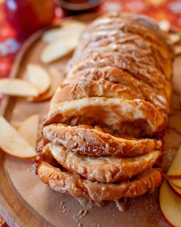 Apple and Cinnamon Bannock Roll
