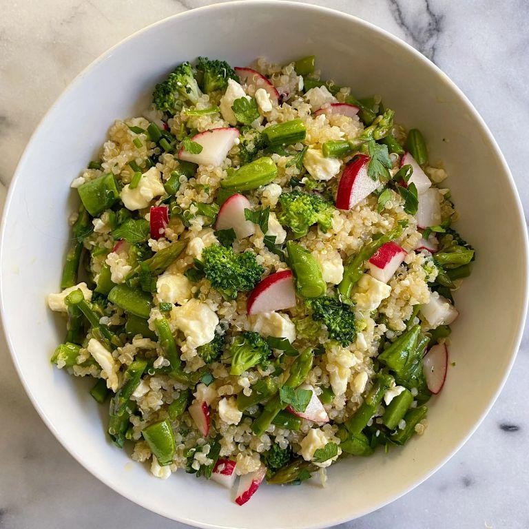 Apple and Quinoa Salad with Honey-Lemon Dressing