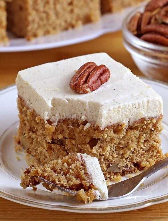 Applesauce Cinnamon Cake